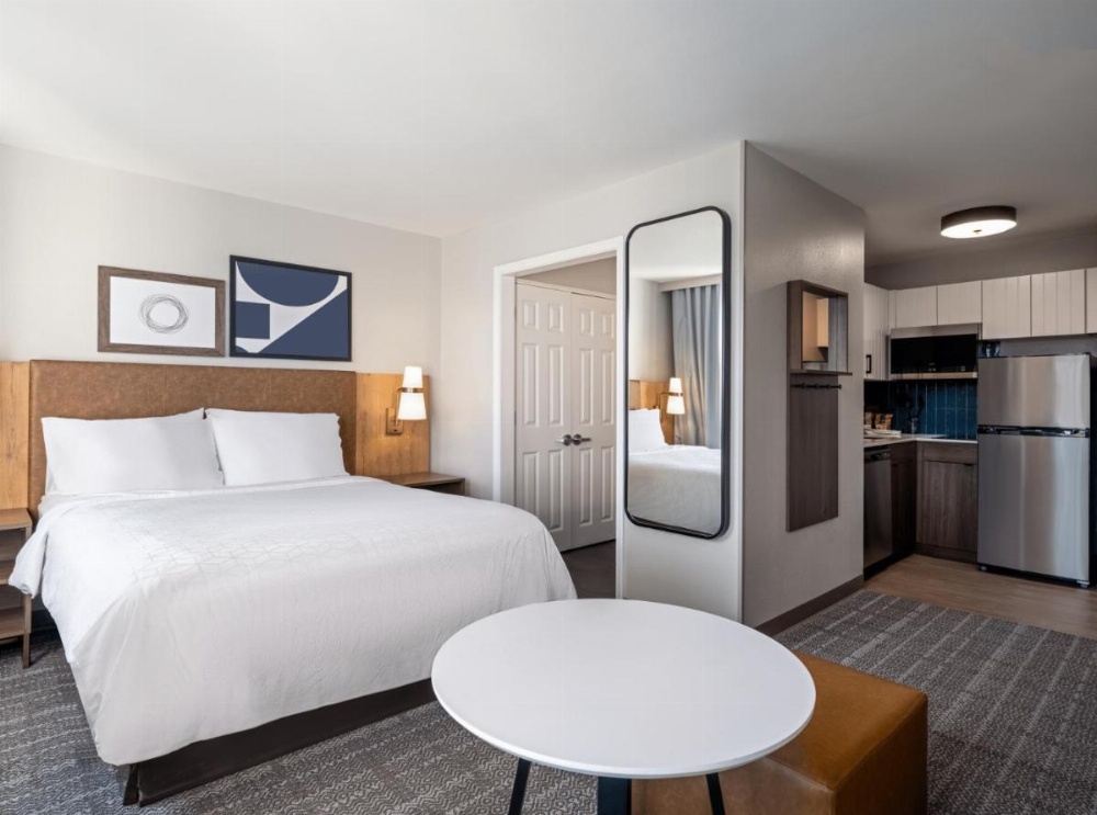 Staybridge Suites Rochester University Image 12