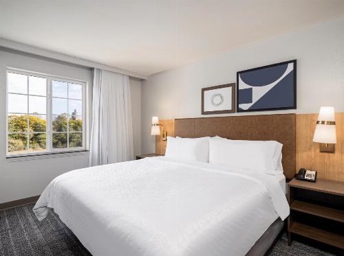 Staybridge Suites Rochester University image 3